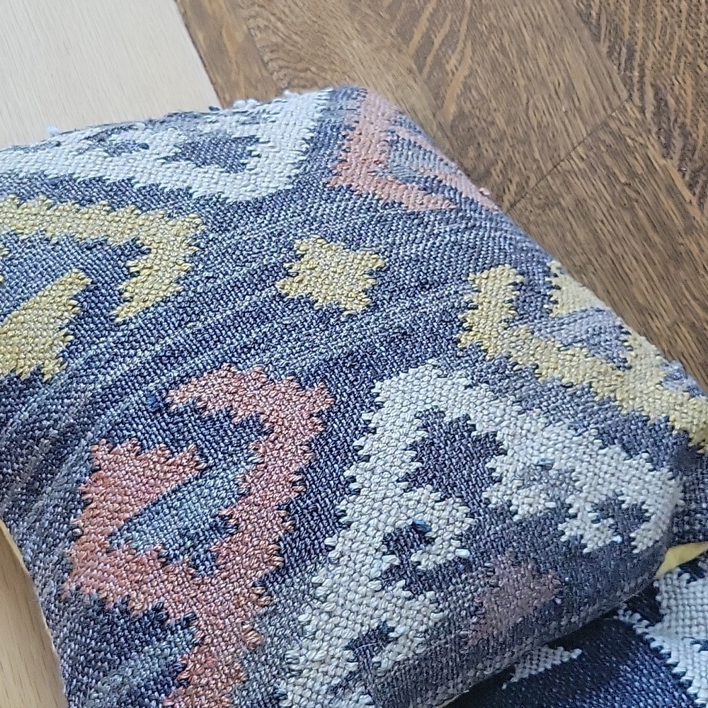 Rustic textured aztec pattern decorative pillow cases - Picture 2 of 5